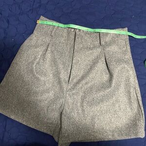 Thick fabric perfect to wear with tights,sweater and boots for the fall.